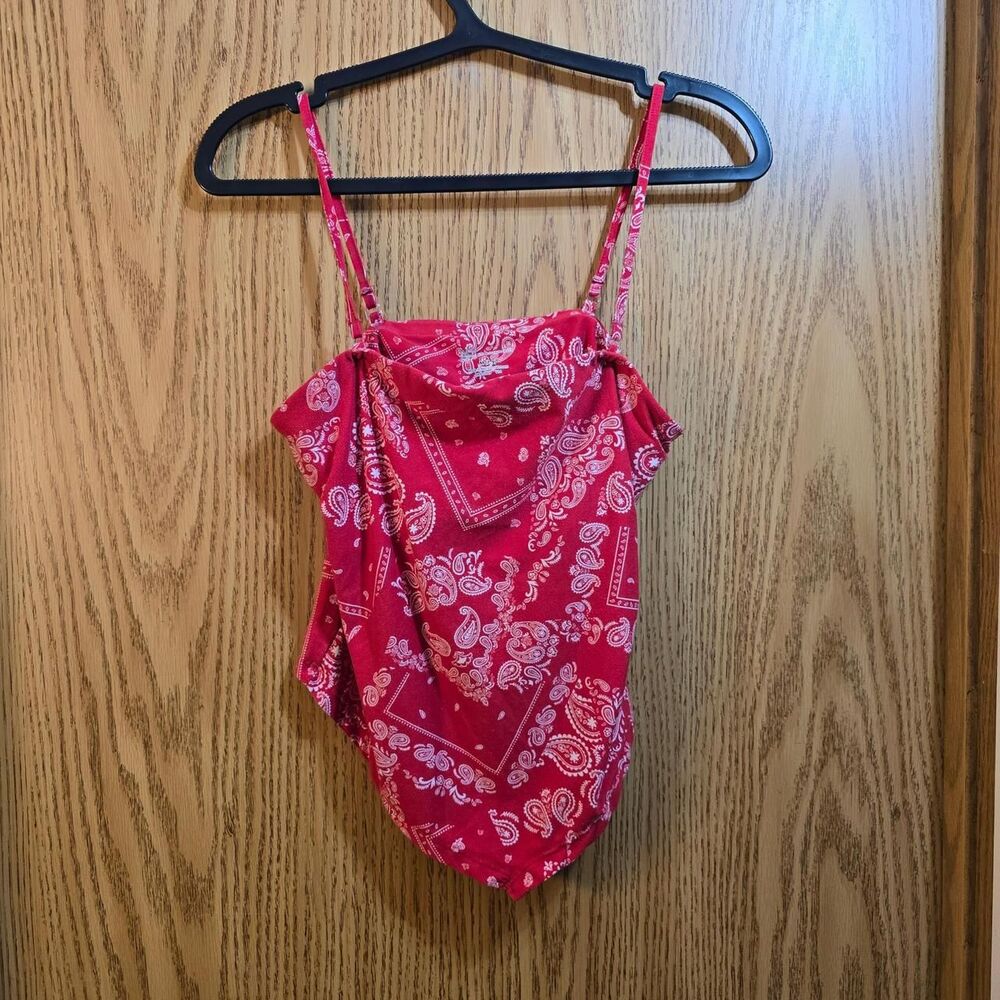 No Boundaries Red Paisley Bandana Cami Medium 7-9 Handkerchief Hem Scarf Top